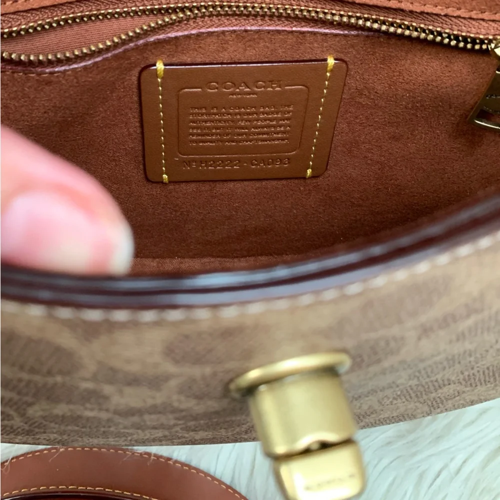 Coach Willow Saddle Bag Signature B4/ Tan Rust - Picture 14 of 16